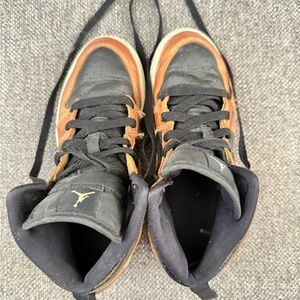 Jordan Kids Black and Gold Sneakers